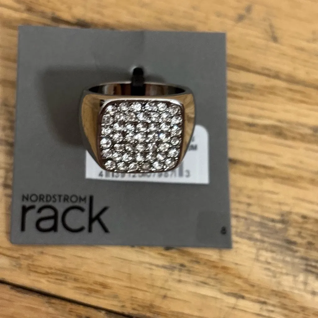 Nordstrom Elegant Silver Diamond signet Ring size 8 NWT - Image 3