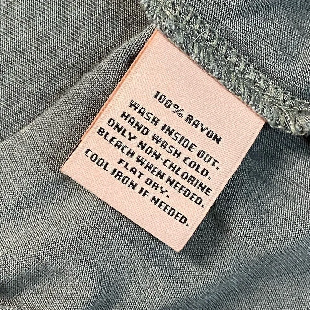 Y2K Women’s Large JUICY COUTURE Gray V Neck Blouse - Image 6