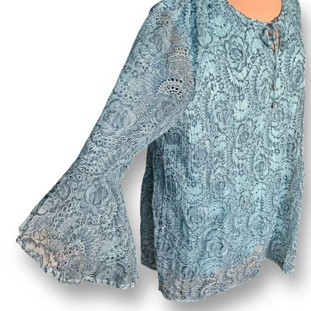 Catherines Blue Floral Lace Bell Sleeves Open Keyhole Neckline Pullover Blouse Size 3X - Image 3