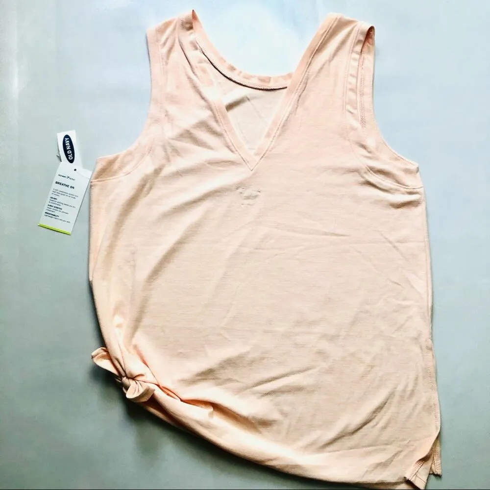 Old Navy Women’s  Athletic Tank Sz M - Image 2