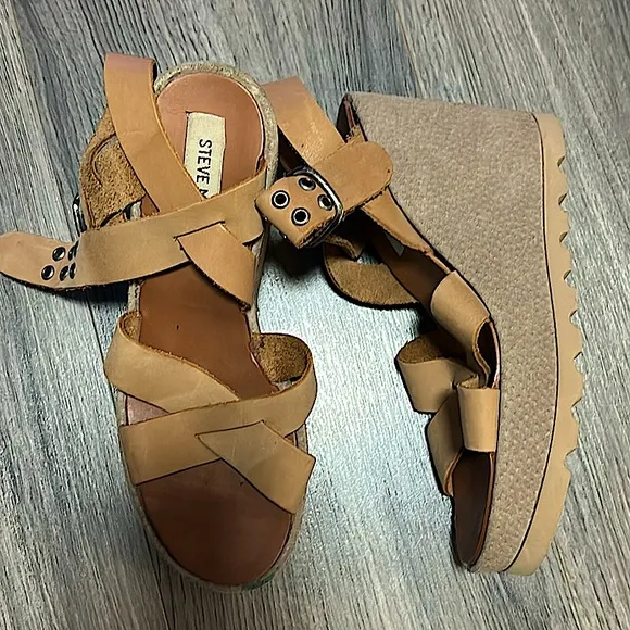 Steve Madden Genesis tan wedge sandal size 7.5 - Image 2
