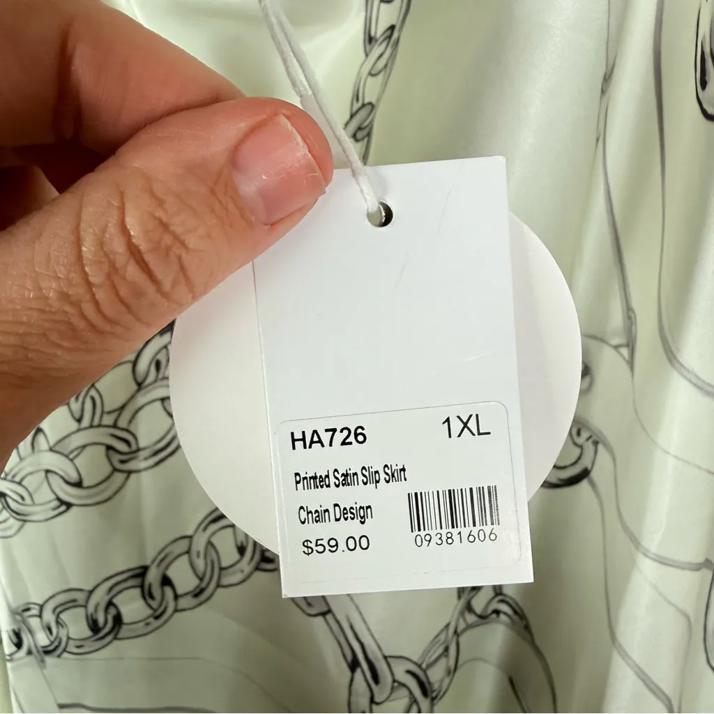 Hailey Chain Printed Satin Slip Skirt Size 1X - Image 8
