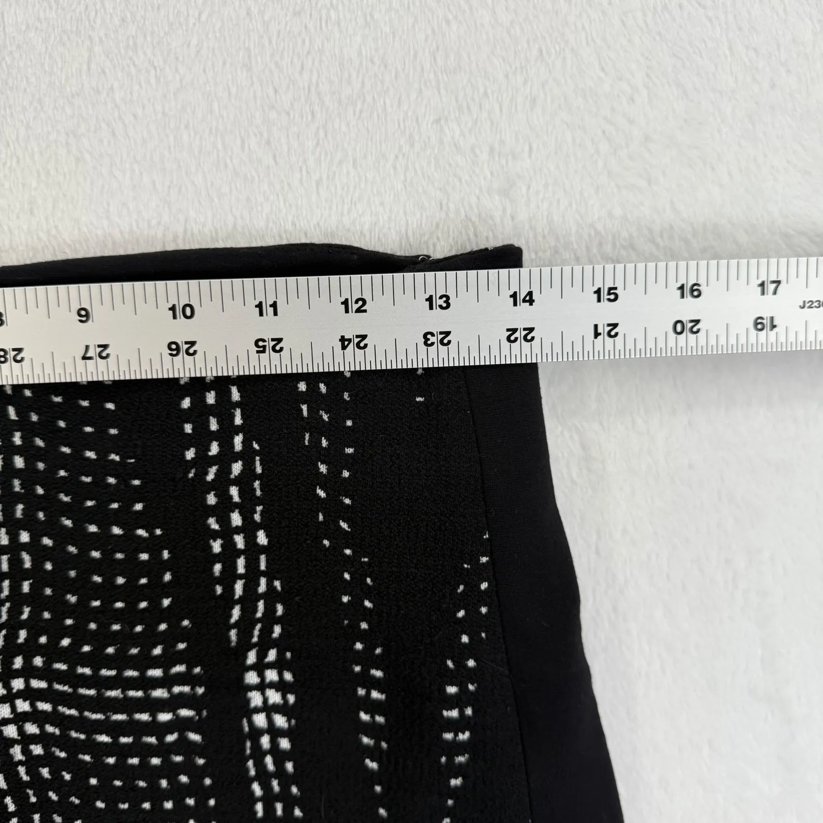 Diane von Furstenberg DVF Skirt Size‎ 6 Black White Pencil Career Office - Image 2