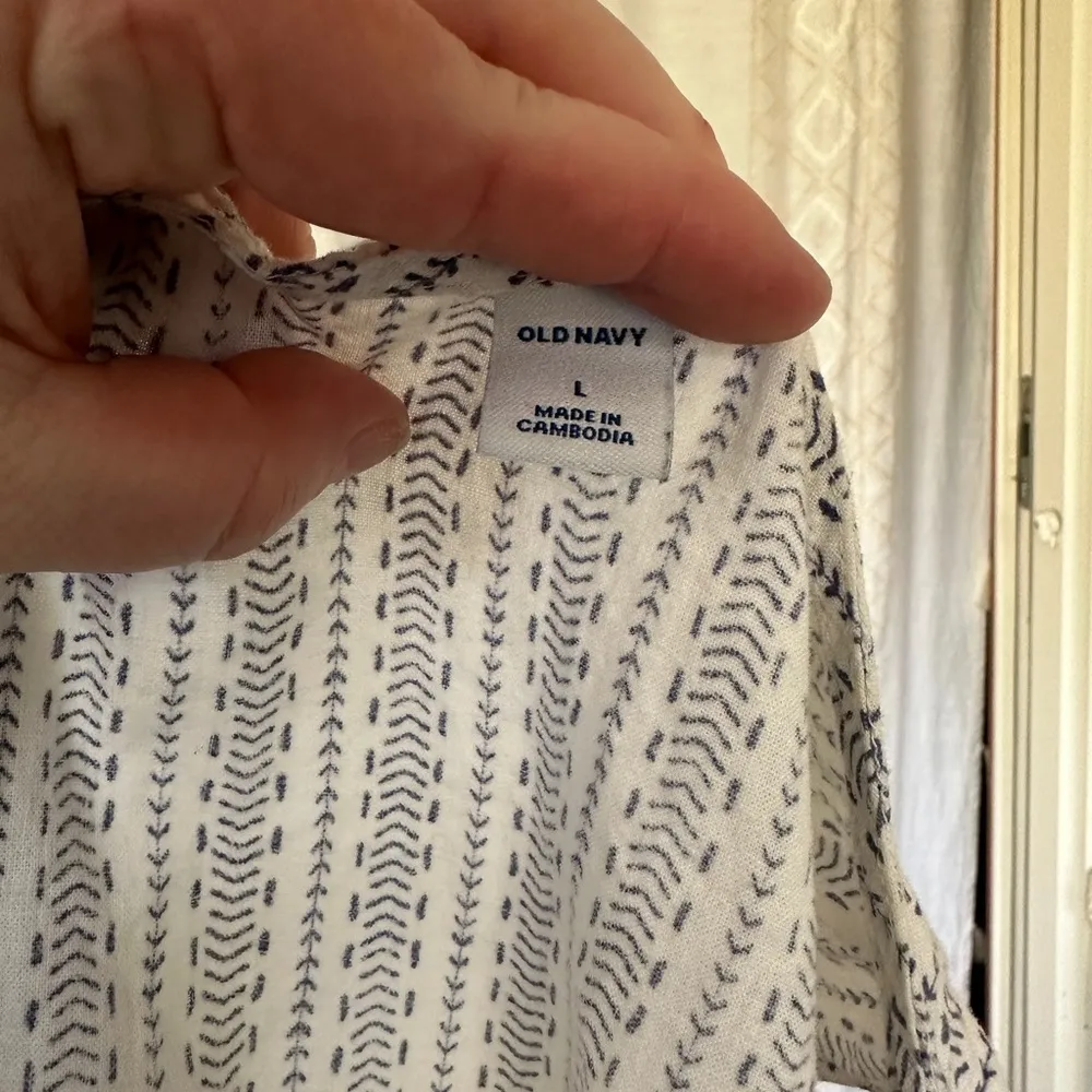 2 for $15 
White and blue blouse Old Navy - Image 3