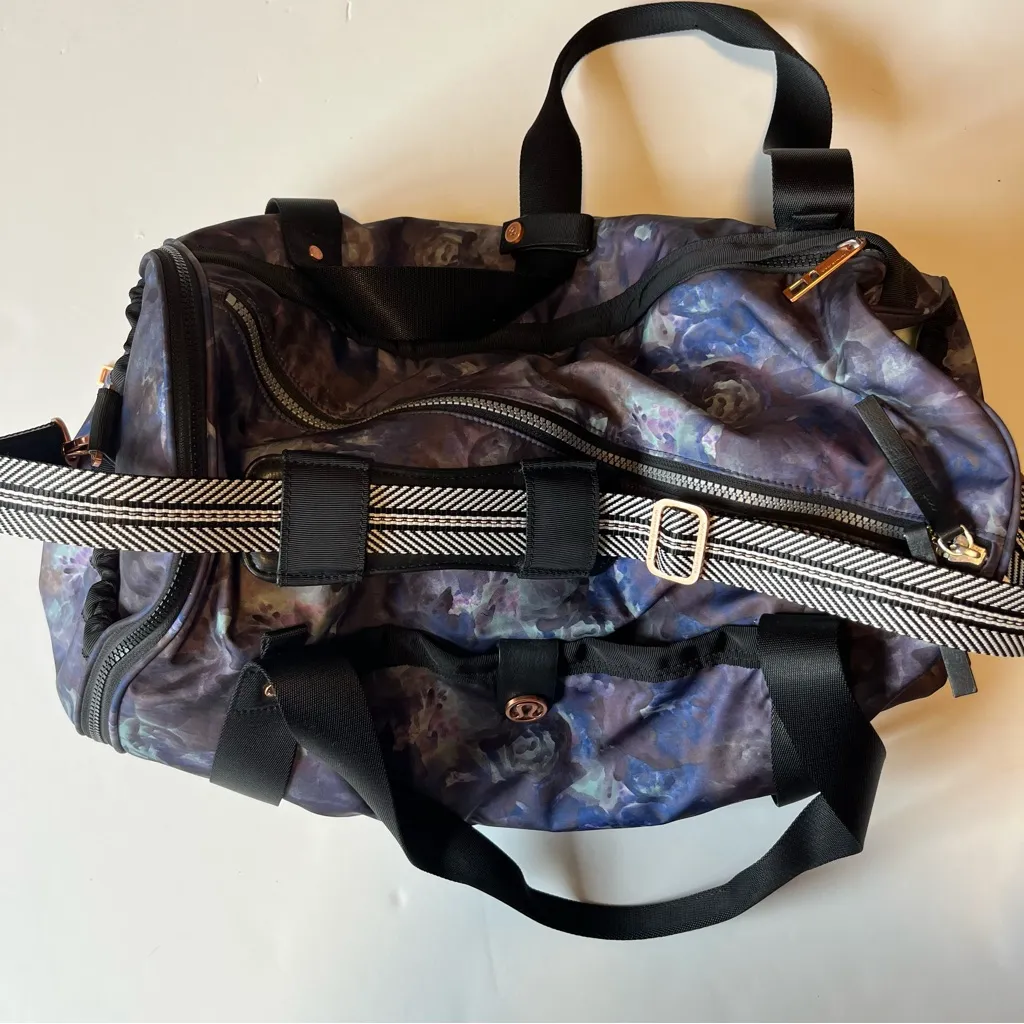 Lululemon High Mileage Duffle Moody Mirage Earl Gray Alberta Lake - Image 9
