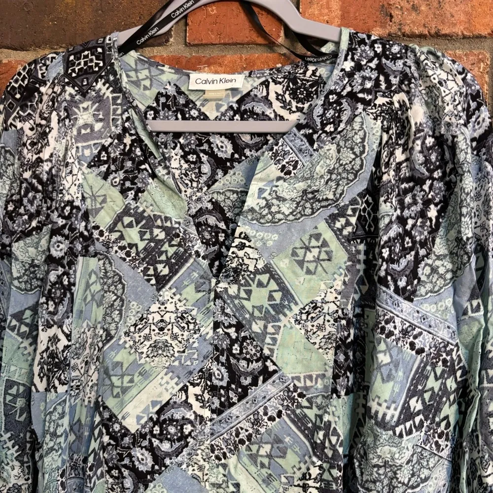 Calvin Klein womens geometric print puff sleeve flowy tiered dress blue/green 4 - Image 3