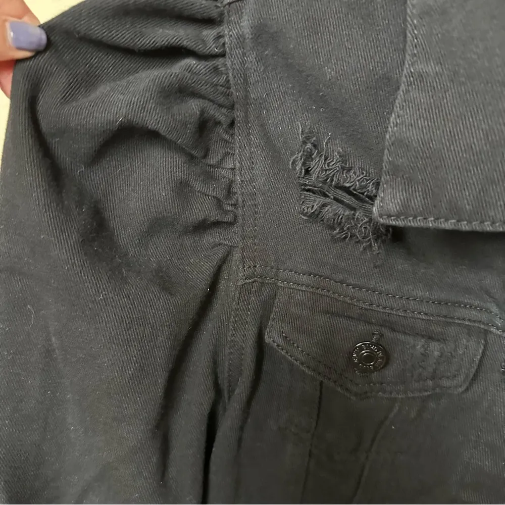 Denim Blvd Los Angeles black cropped denim distressed jean jacket L - Image 4