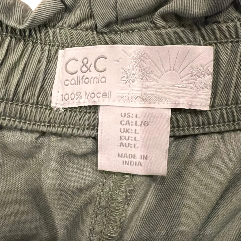 Lot Of TWO C & C California Shorts L Ruffle Top Pockets Green Tan Tribal A-6 - Image 3