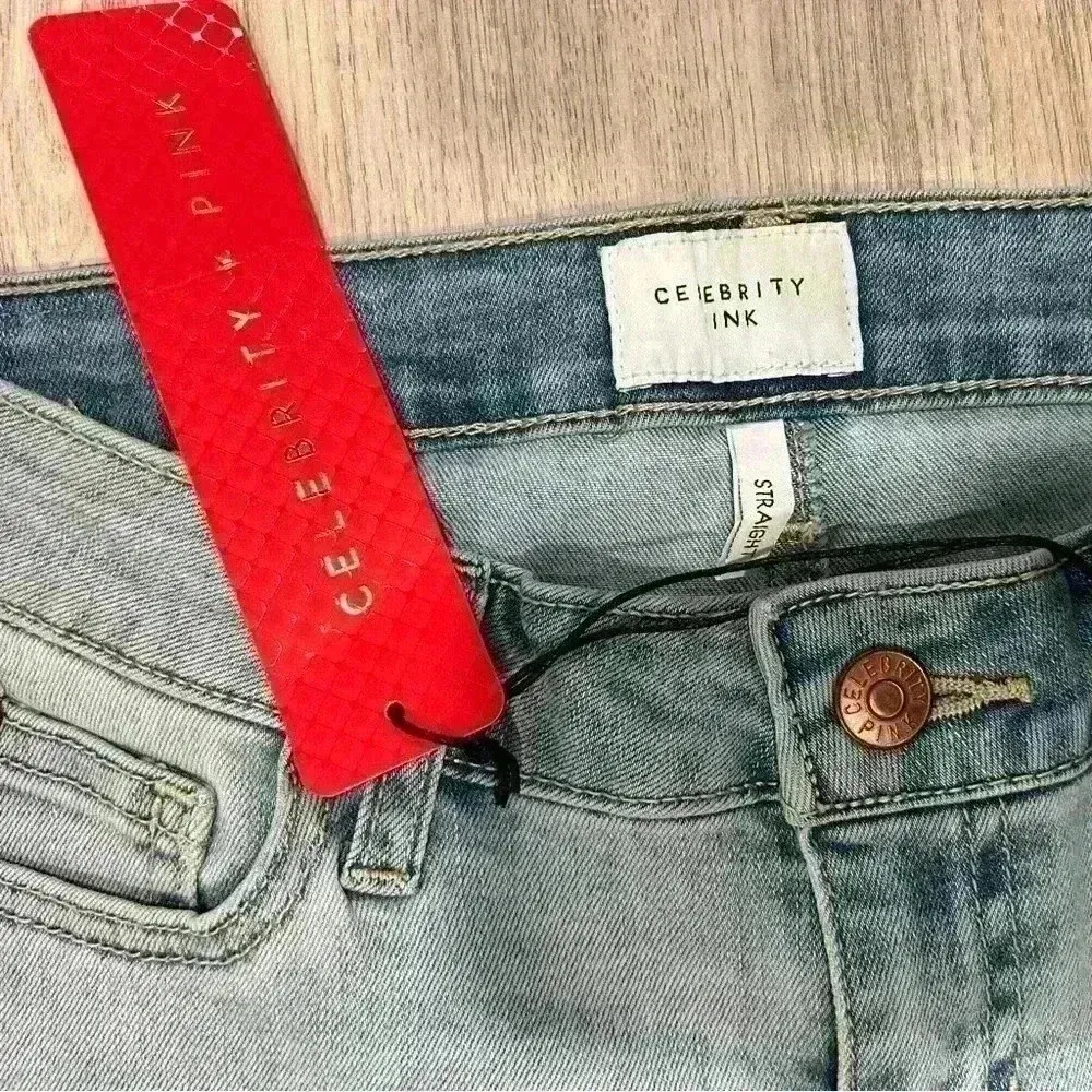 NWT Celebrity Pink Straight Rockaway Cropped Jeans Light Wash Denim Size 3 26” - Image 2