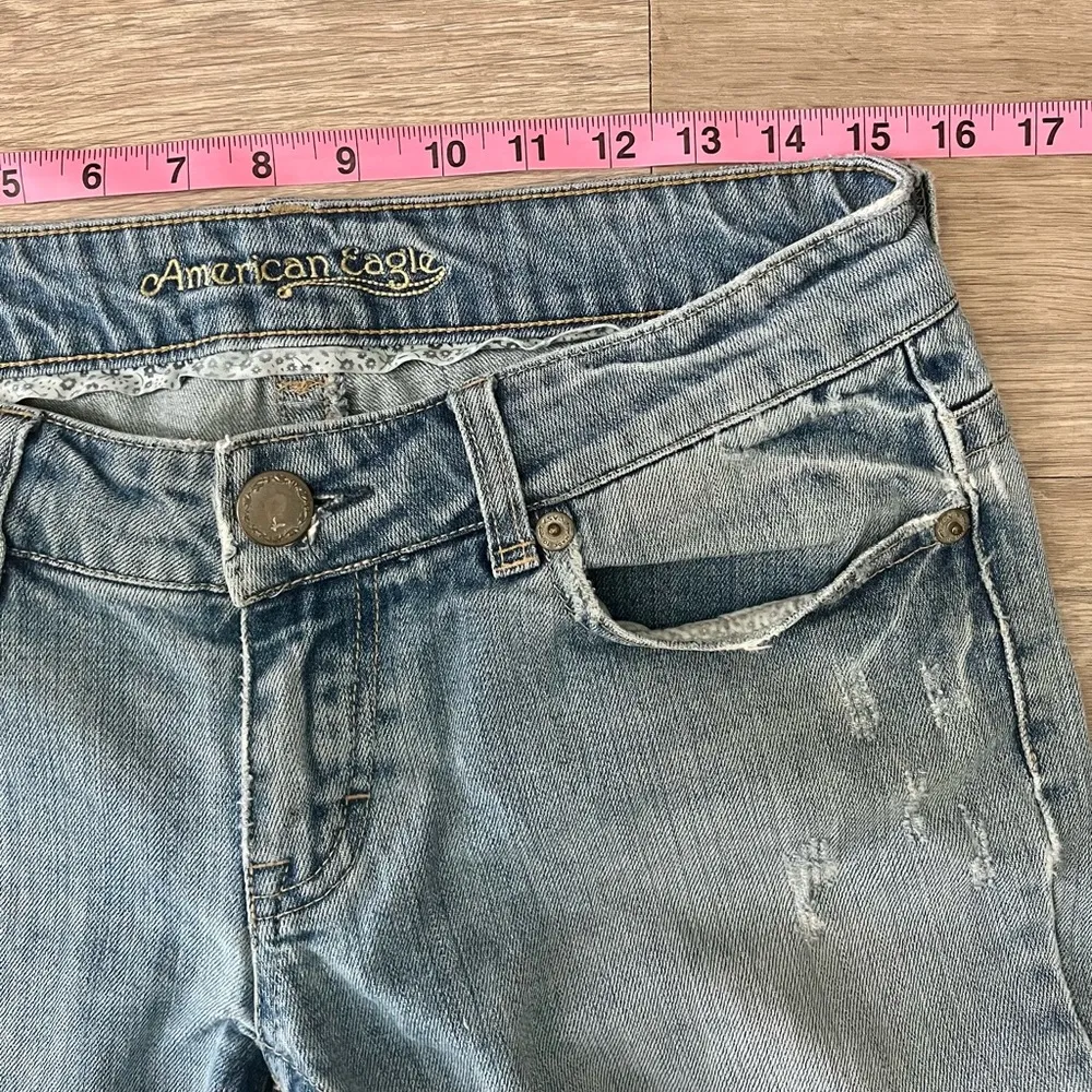 American Eagle Vintage Light Wash Denim Distressed Capri Bermuda Knee Shorts 6 - Image 72