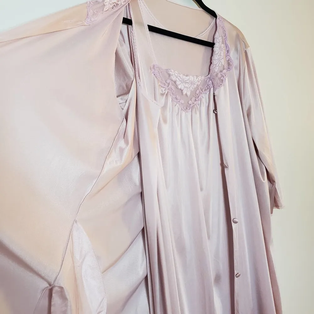 Vintage NWOT Vanity Fair Nylon Nightgown & Robe Set Pink Sz Medium - Image 8