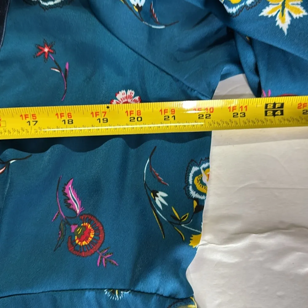 Old Navy Blue Floral 2X plus tiered dress keyhole tassel tie front velvet piping - Image 10