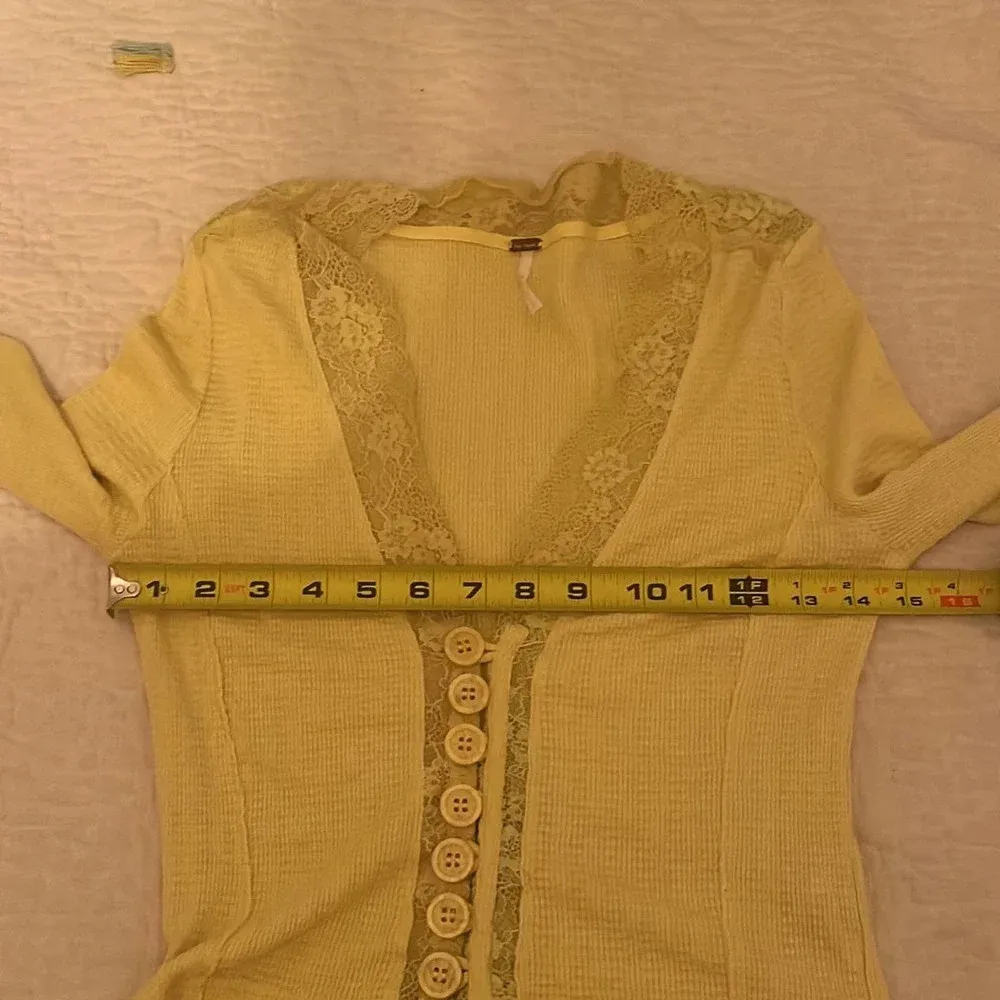 Free People  yellow lace trim long sleeve top blouse shirt S - Image 8
