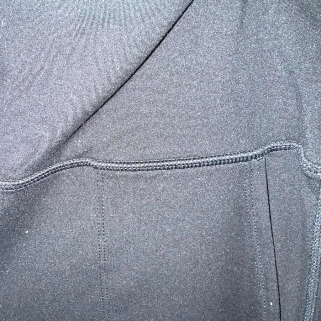 GAIAM Women's Black capri Leggings - Image 5