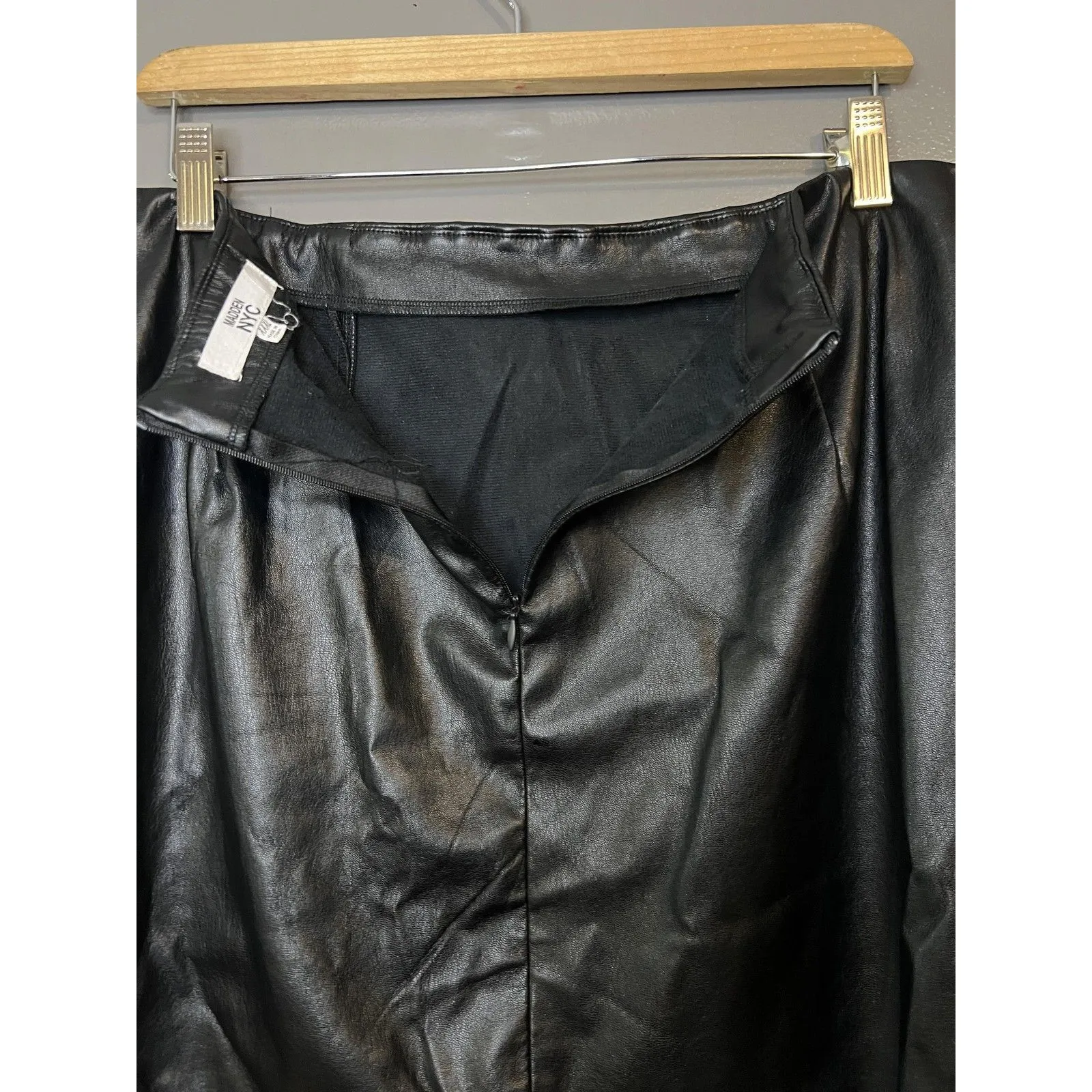 Madden NYC Skirt Womens 3XL Black Faux Leather Mini Side Zip Vegan Leather PU Size undefined - Image 3