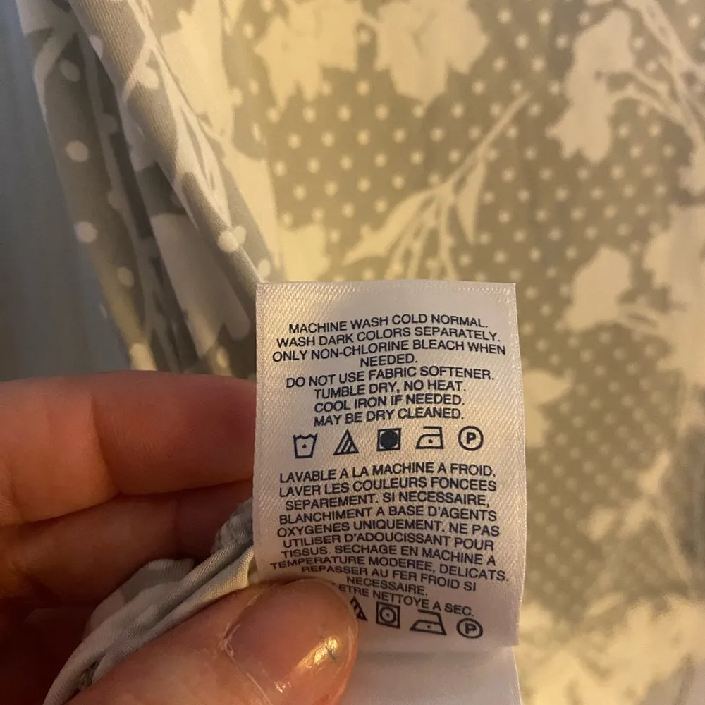 Lands' End Grey Floral Crew Neck Long Sleeve Rash Guard UPF 50 Swim Tee - Image 8