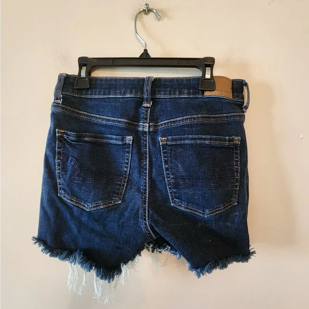 American eagle high rise shortie Distressed jean shorts size 2 - Image 2