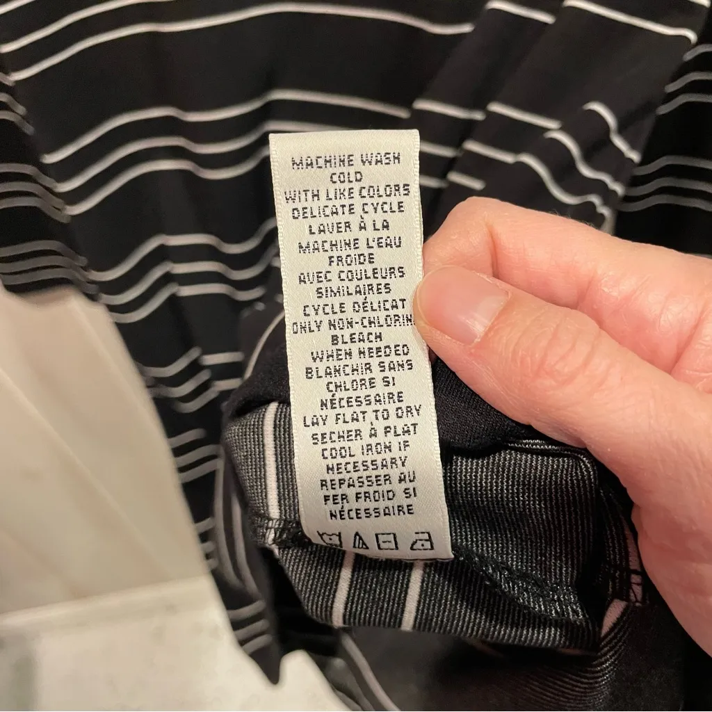 Super cute contrast stripe Max Studio shirt dress good quality long sleeve - Image 4