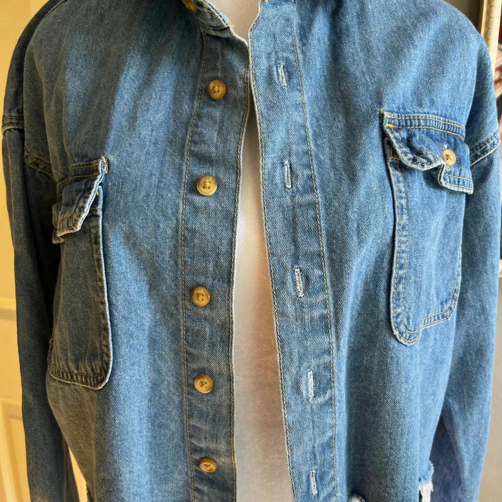 Forever 21 Cropped Jean Jacket with Buttons lightweight distressed Medium - Image 2