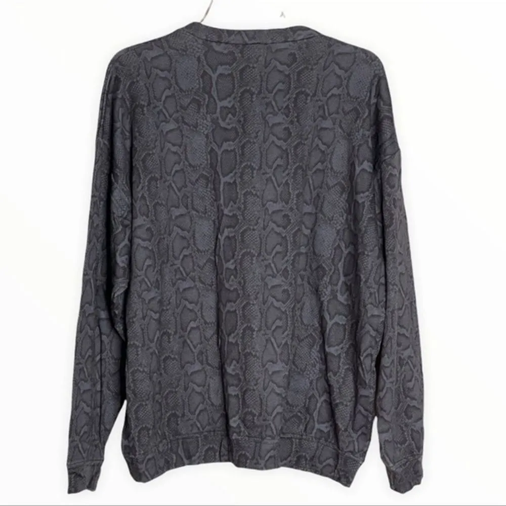 Onzie Shirt Women One Size Blue Navy Serpent Slouchy Boyfriend Sweatshirt Casual - Image 2