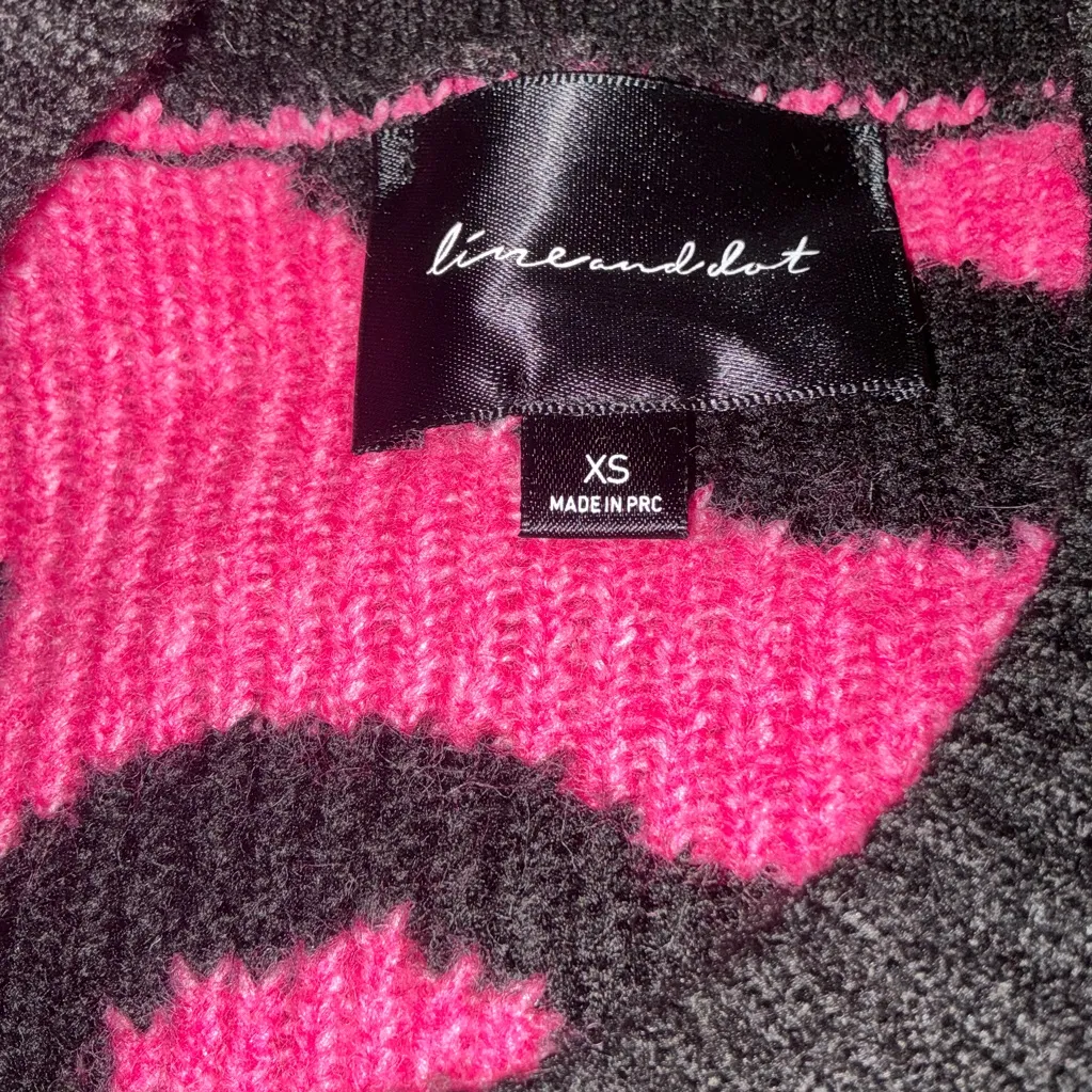 Line & Dot Stylish Pink and Black Leopard Print Sweater Size XS - Image 7