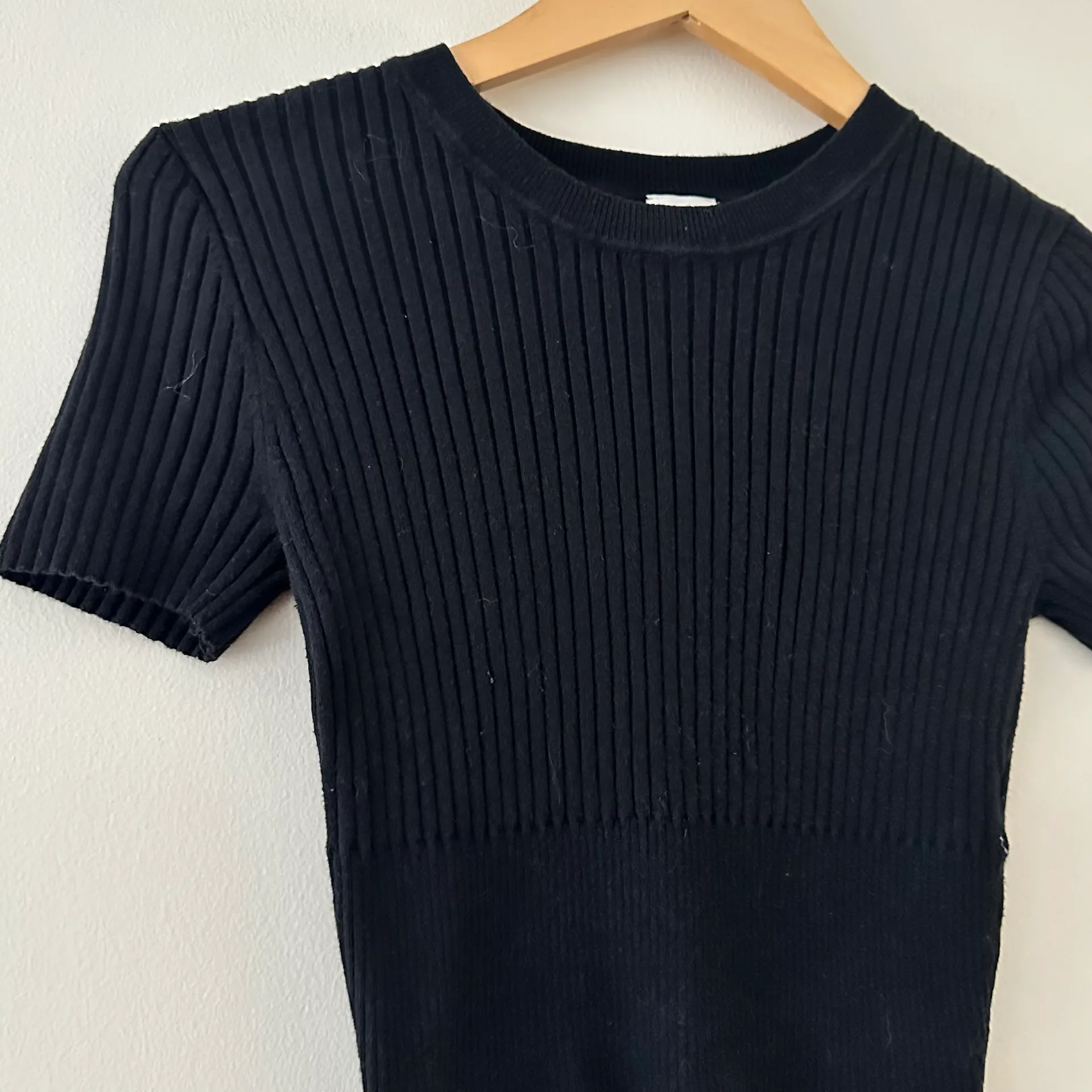 Ribbed Crop Sweater Sz M - Image 2