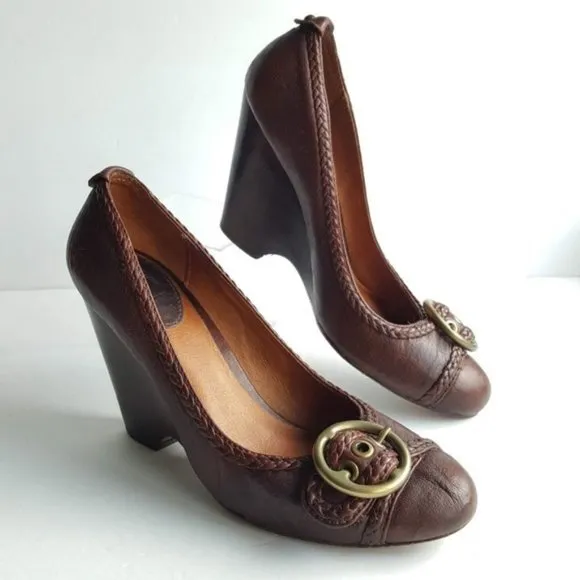 FRYE Brown Leather HANNAH PUMP‎ Wedge Buckle - Image 2