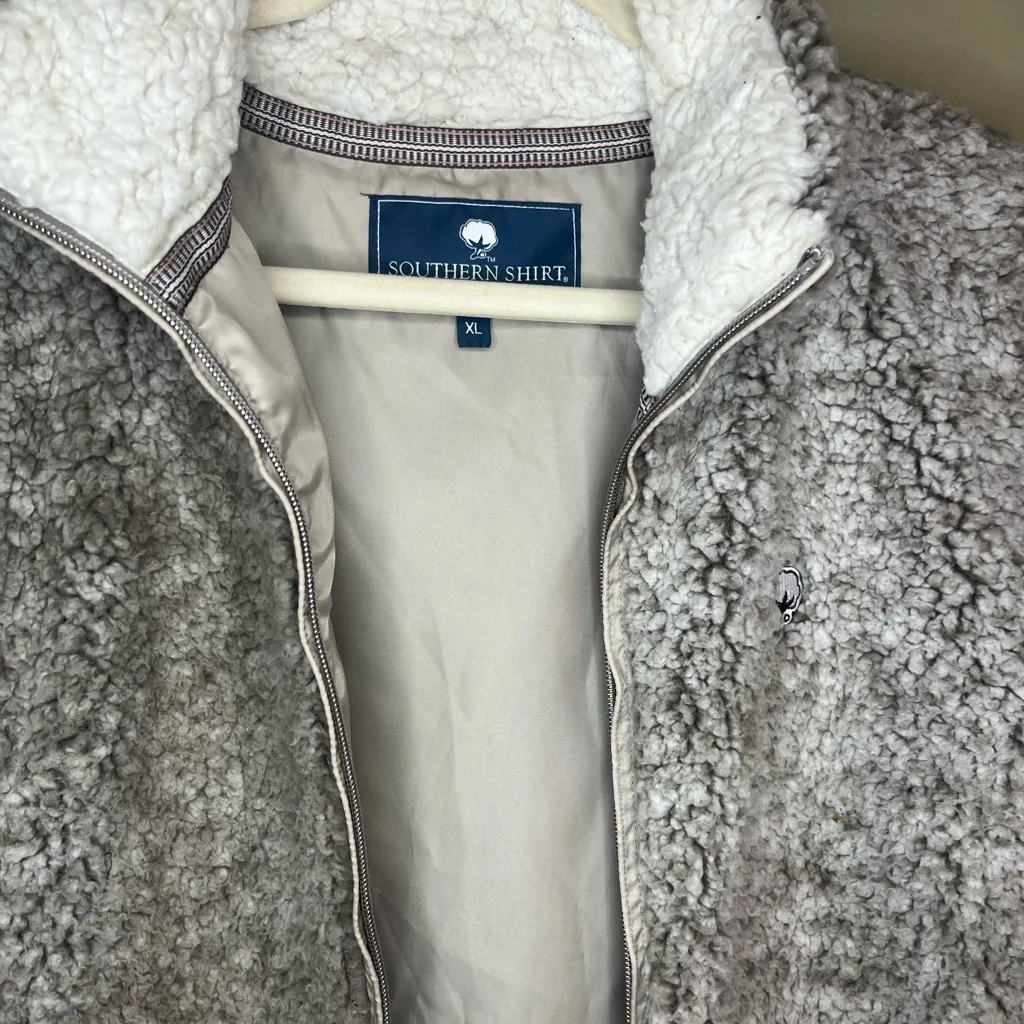The Southern Shirt Company Women’s XL Sherpa Jacket/Vest - Image 3