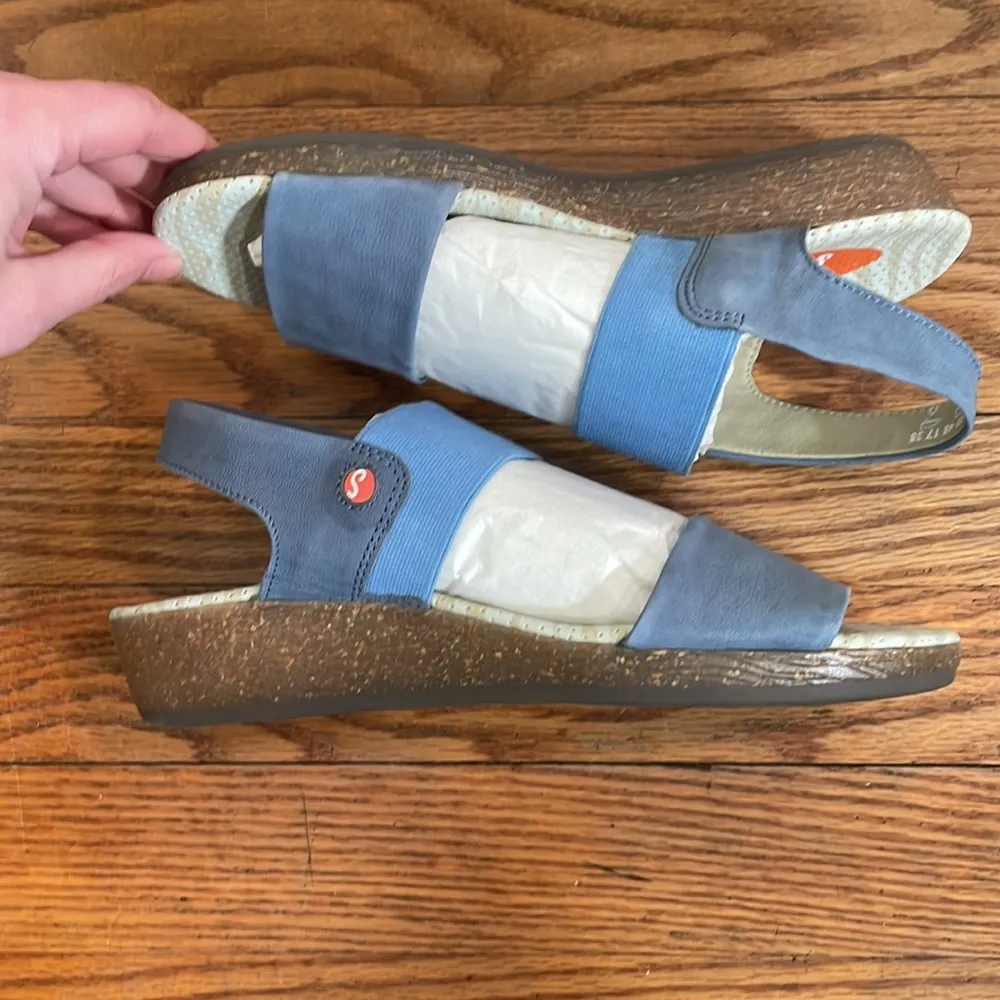 Softinos by Fly London Cross - Image 5