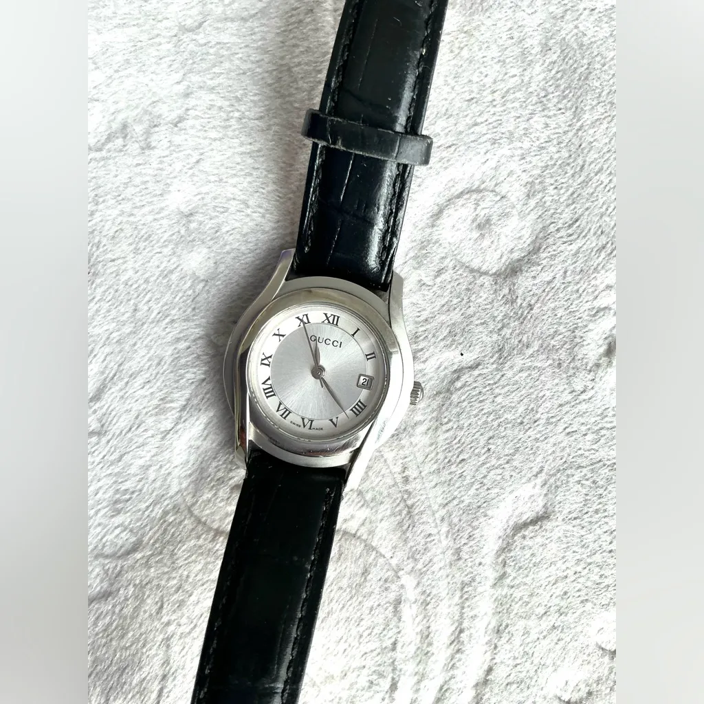 Ladies AUTHENTIC GUCCI wristwatch 🌟🌟🌟 - Image 2