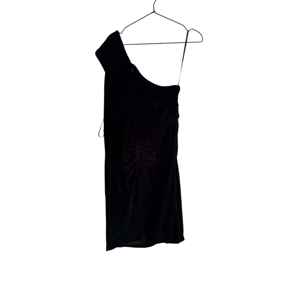 Laundry by Shelli Segal Velvet 12 Black One Shoulder‎ Cocktail Dress - Image 4