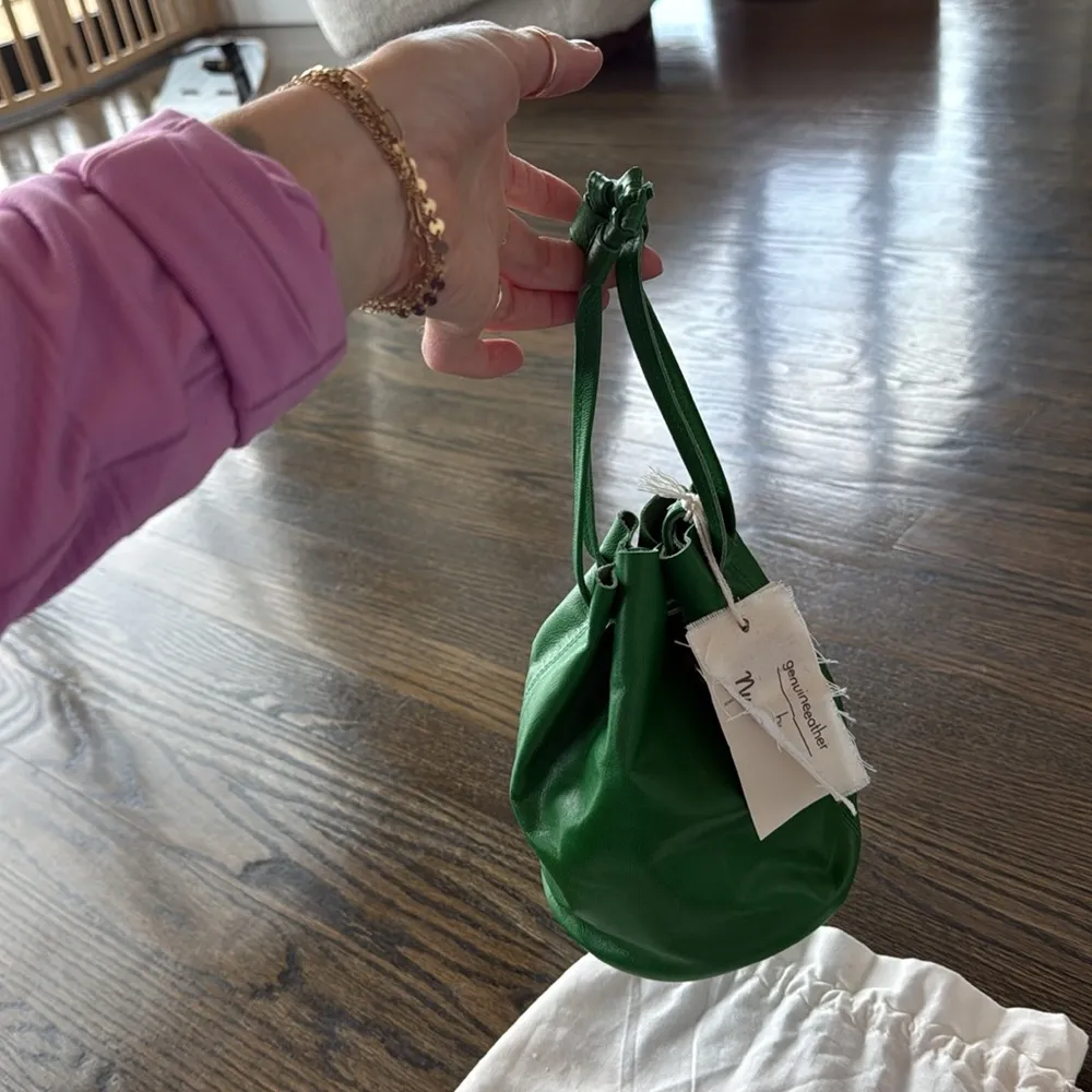 Nuage Bleu Maui Leather Bucket Cinch Crossbody Bag Lizard Green NWT Tan - Image 8