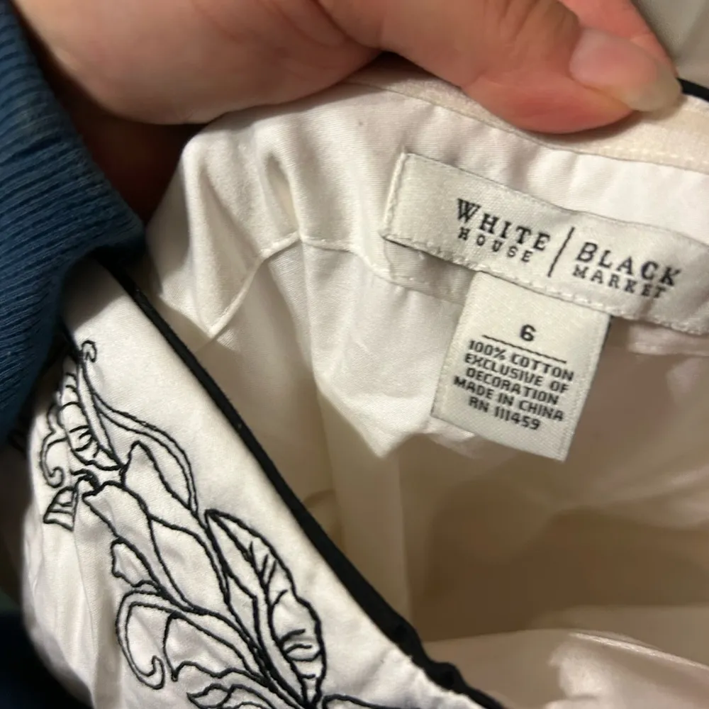 WHBM EMBROIDERED FLORAL STRAPLESS DRESS - Image 3