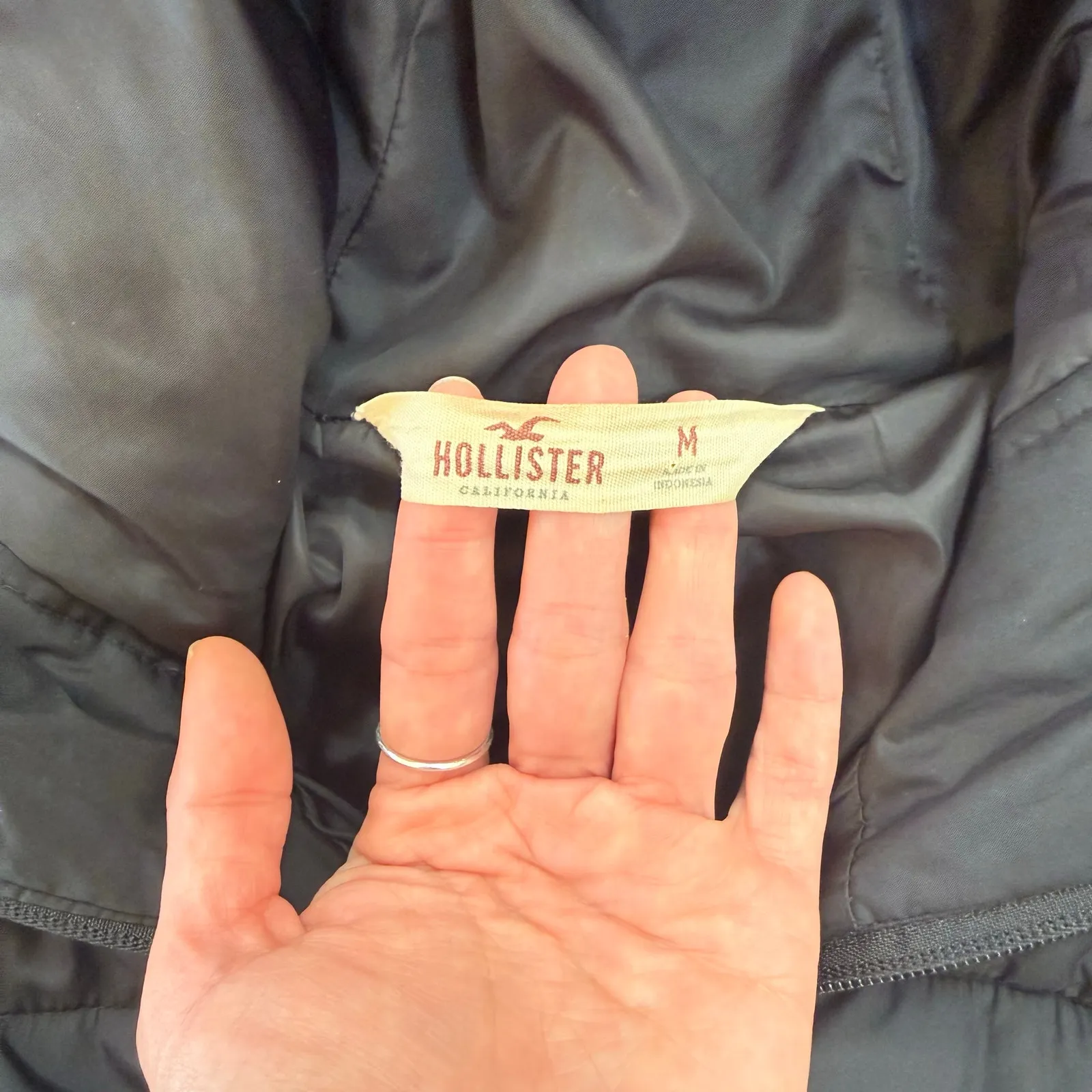 Hollister Y2K Winter Filled Puffer Coat Zip Front Hooded Belted Black Medium - Image 6