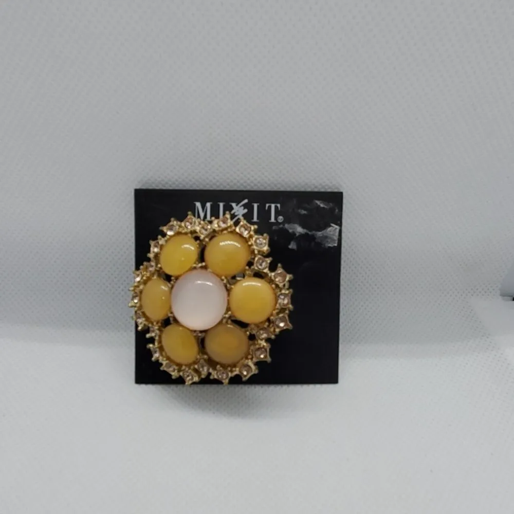 NWT Mixit Gold & Pink Ring - Image 2