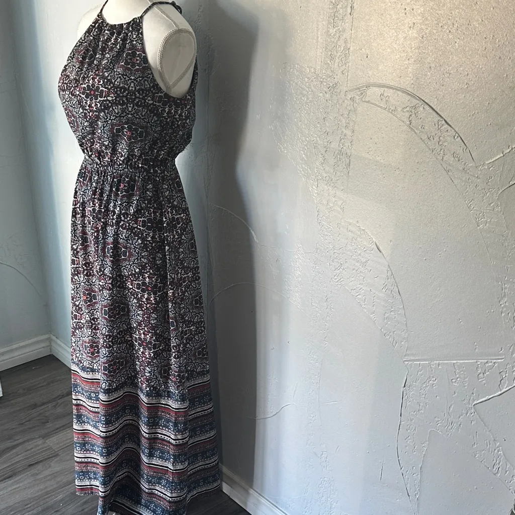 Athleta Black and Blue Patterned Maxi Dress - Image 4