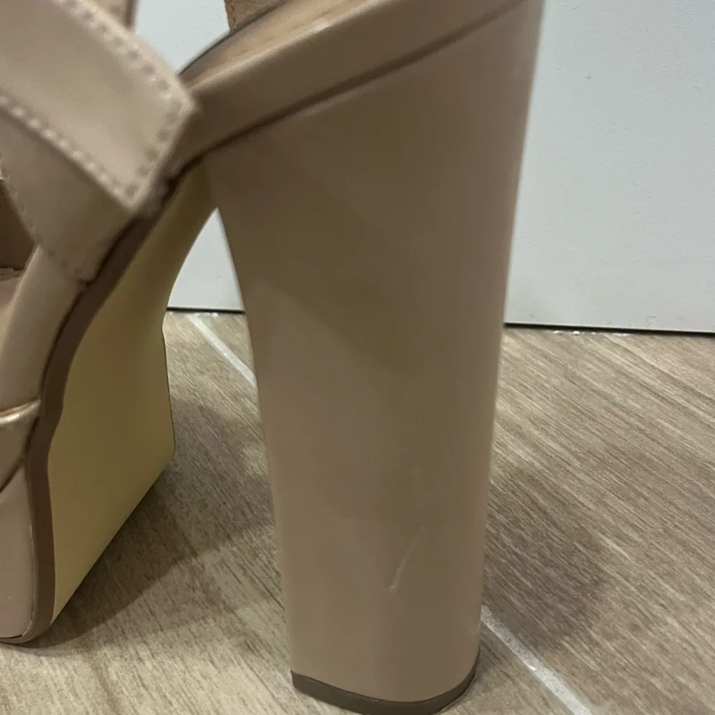 Steve Madden JILLYY Fawn Patent Heels - Image 5