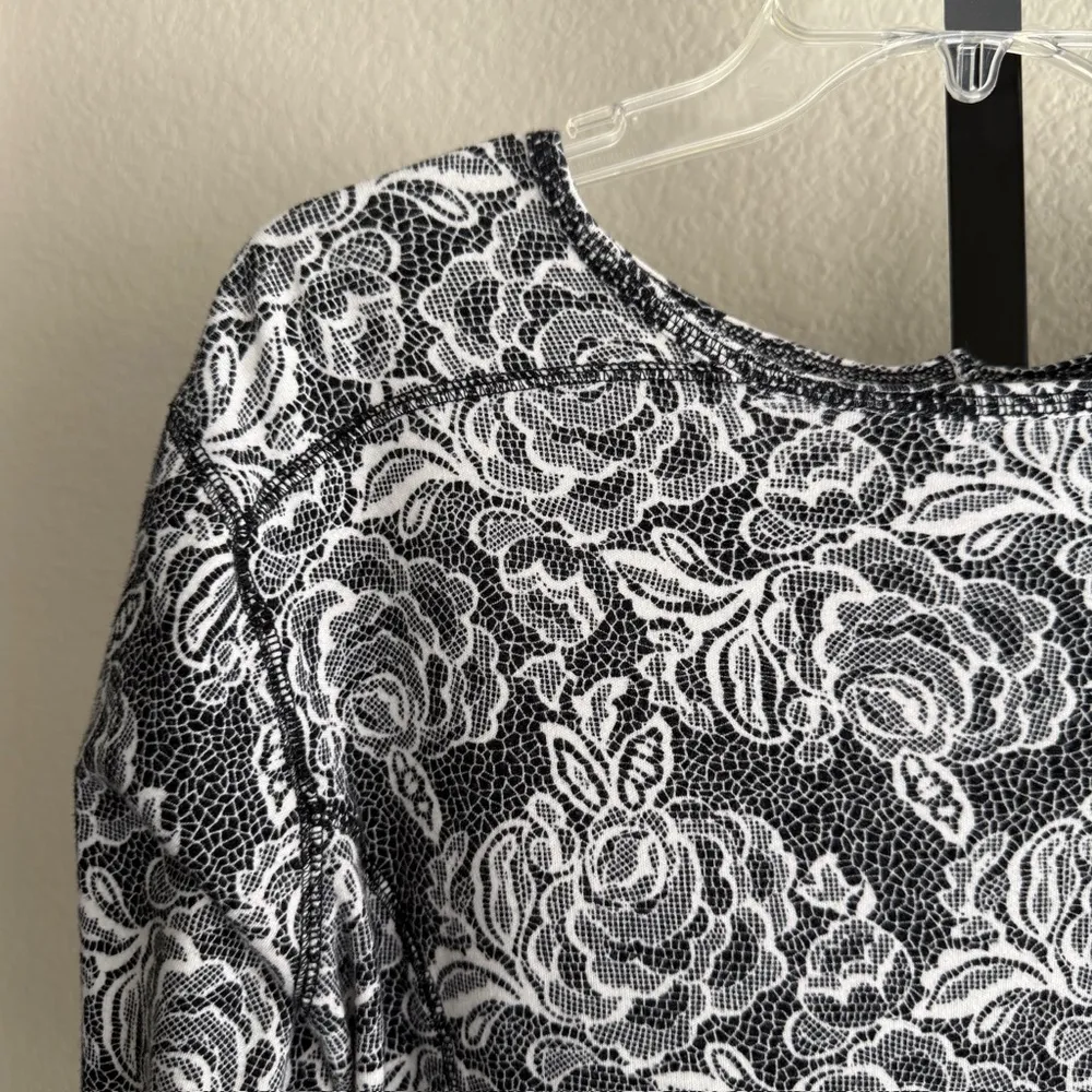 Floral Knit Button Front Blouse Black White Soft Scoop Neckline Modest Office 2X - Image 7