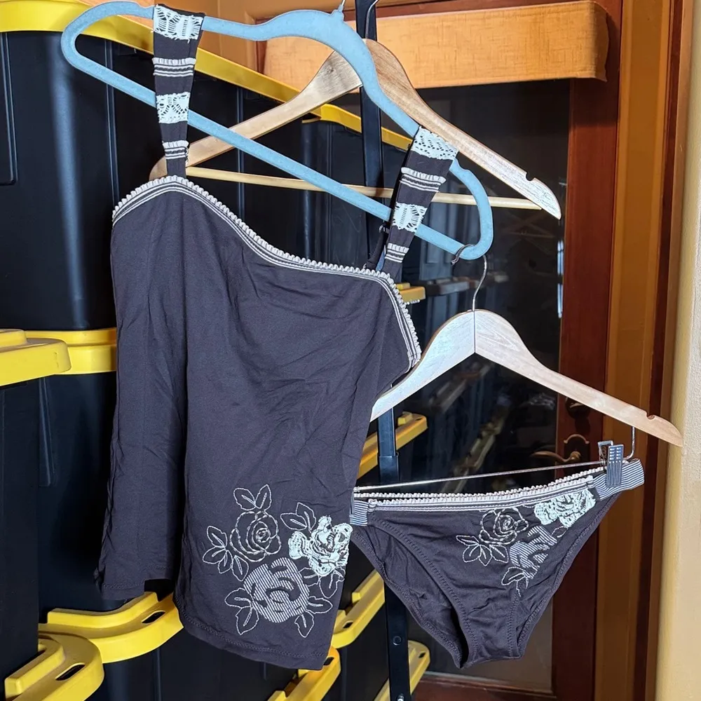 BECCA Floral Embroidered Lace Chocolate Brown Swimsuit Set Size Small - Image 2