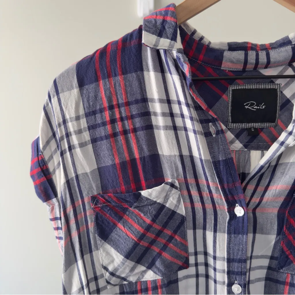 Rails Plaid Button Down Top Casual Front Pocket Collared Cap Sleeve collar - Image 6