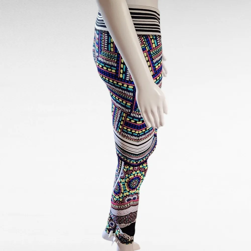 Aeropostale LIve Love Dream Multicolored Mandala Activewear Leggings Size Small - Image 4