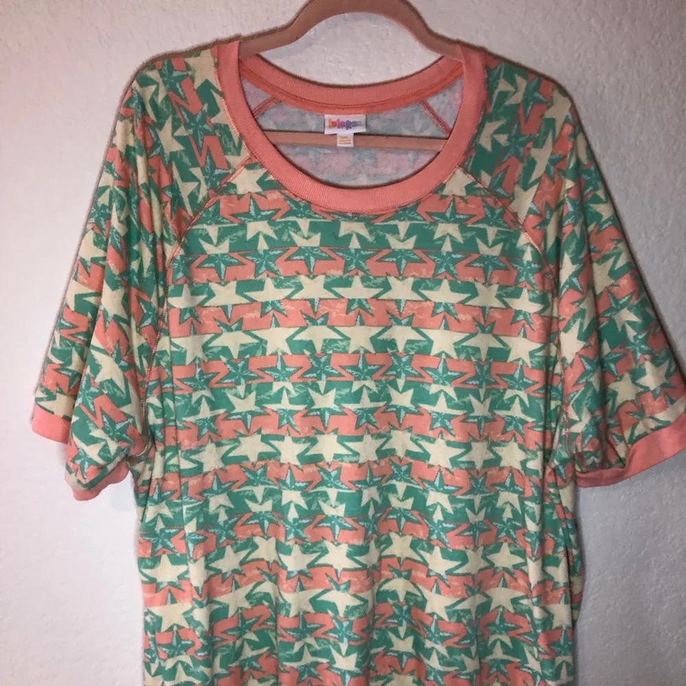 LuLaRoe Sweatshirt Jane Americana Stars Short Sleeve Top Sz 3X GUC FIRST RUN - Image 3