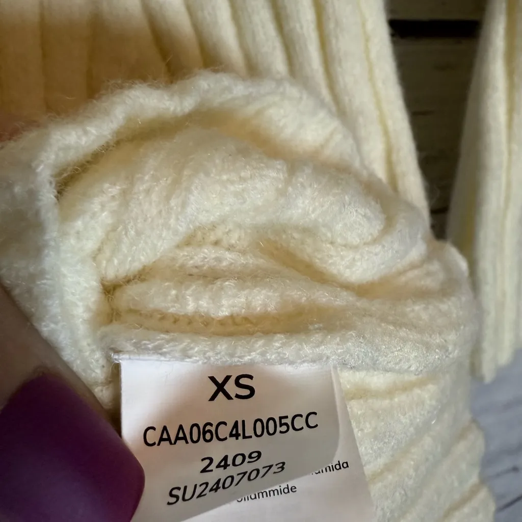 Cupshe Cream Long Sleeve Dress - Image 3