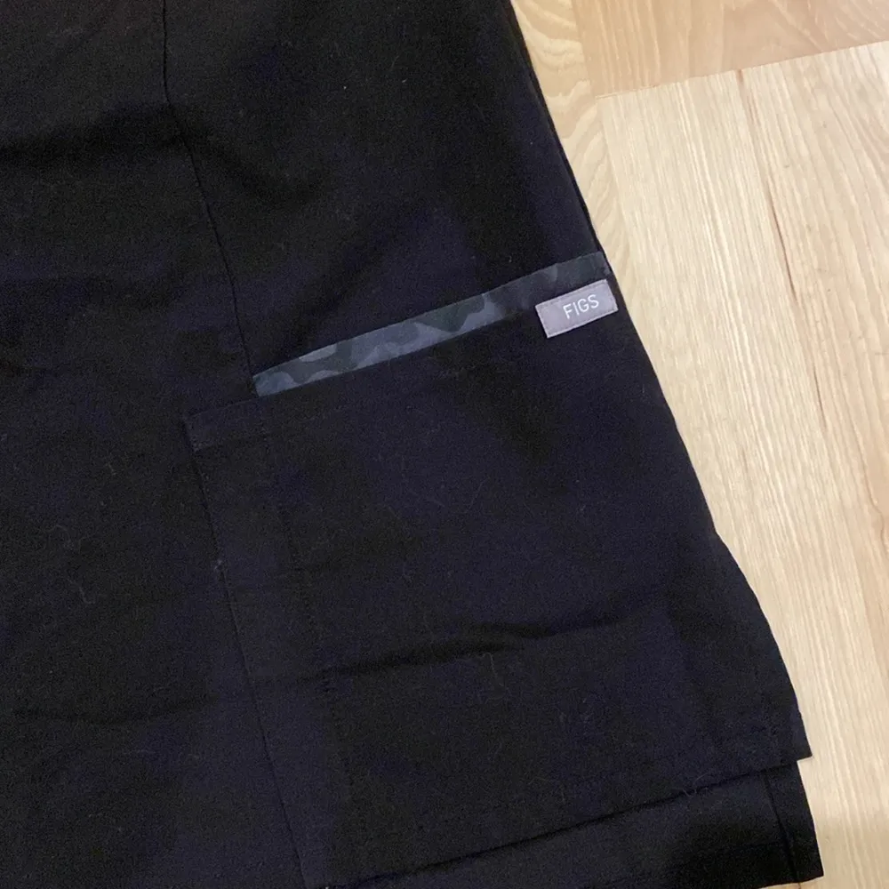 Figs Black 2 Pocket Scrub Top Women’s Size XS - Image 3