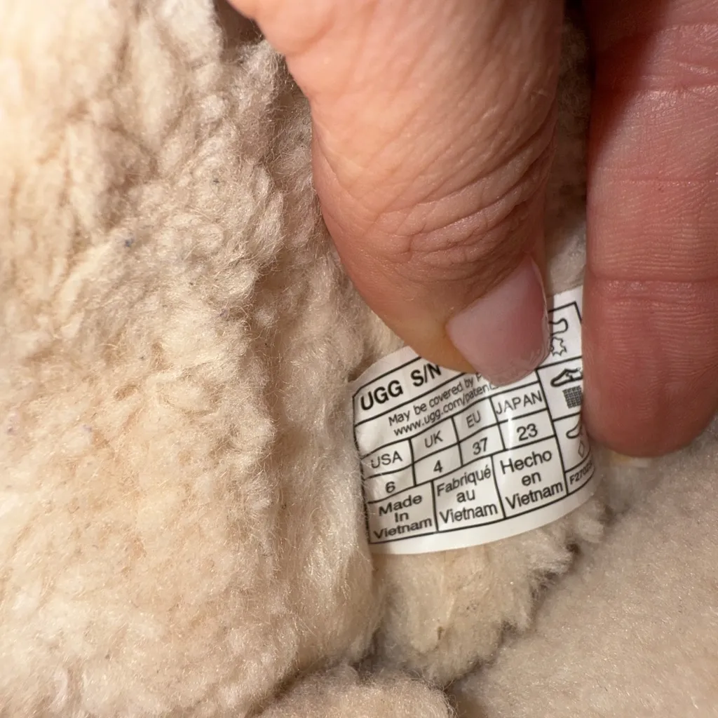 UGG  CHEETAH BAILEY BOW MINI SUEDE SHEARLING LINED ANKLE BOOTS CHESTNUT size 6 - Image 5