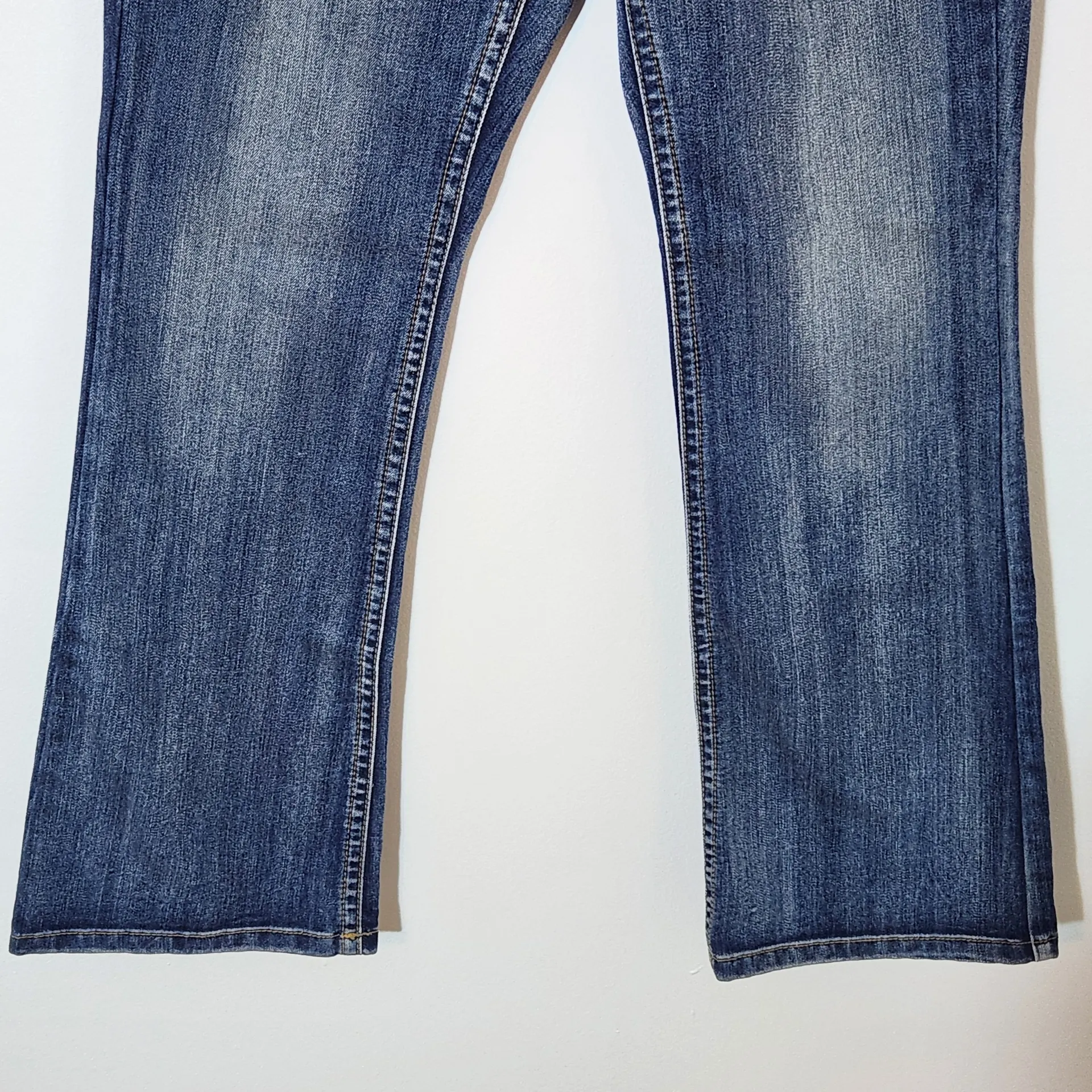 INC International Concepts Distressed Bootcut Jeans Size 8 Boot Cut Denim - Image 4