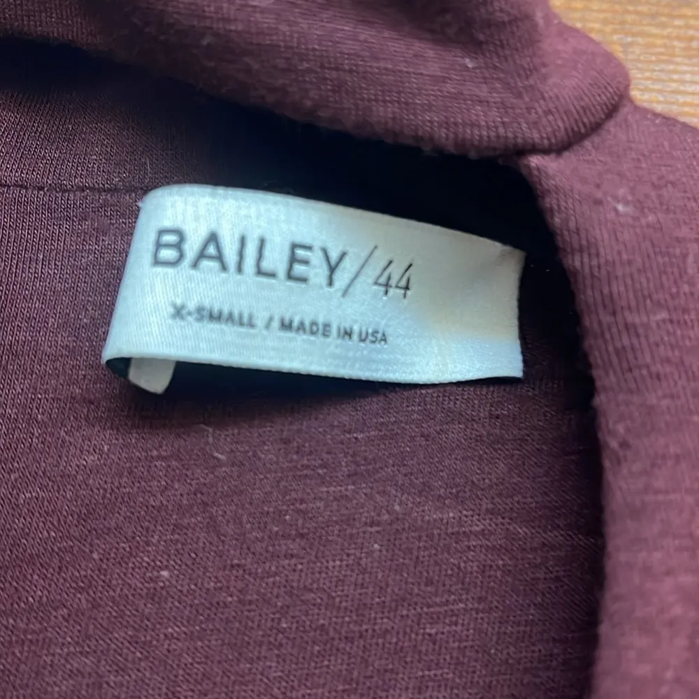 Bailey 44 choker neck, long sleeve top size extra small - Image 2