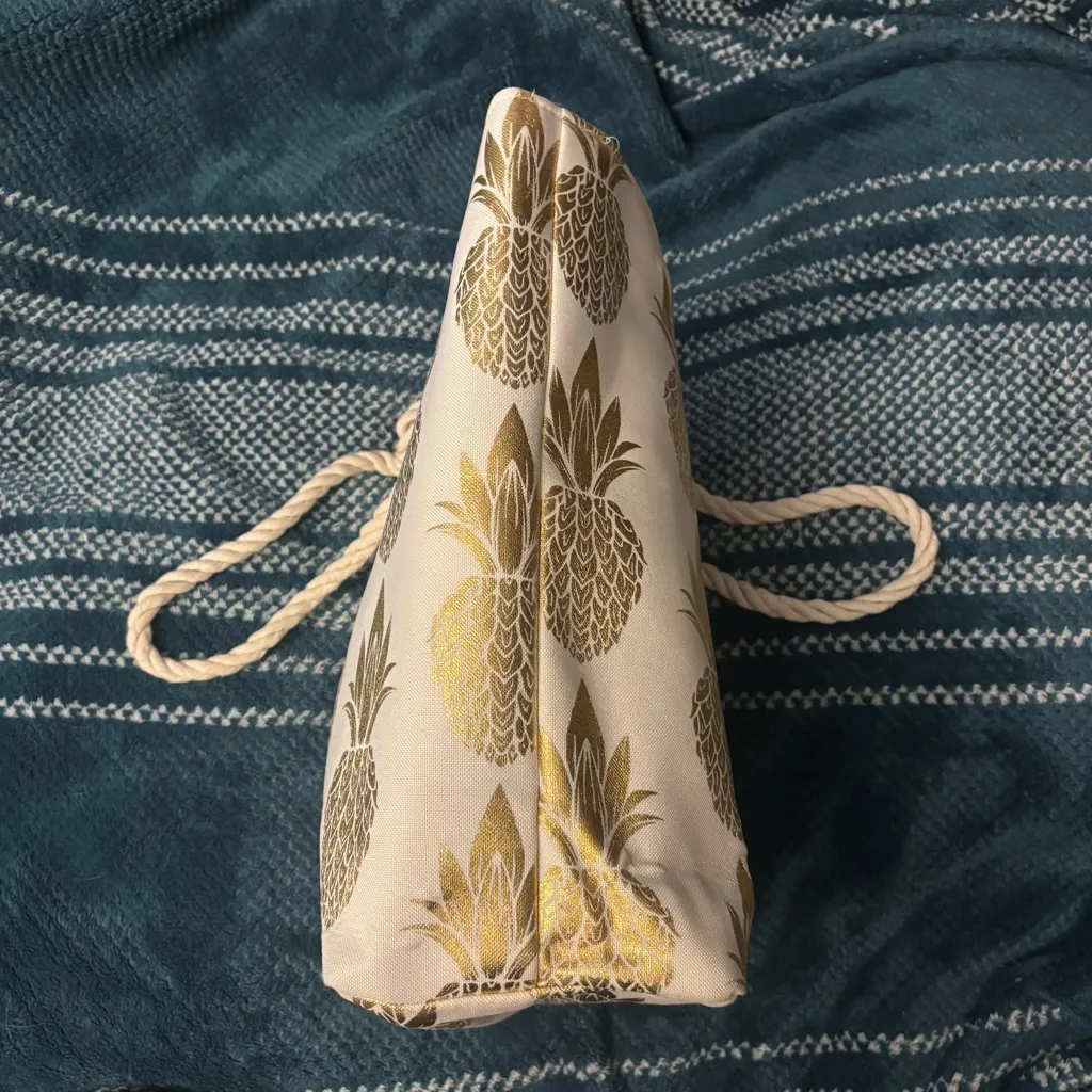 Cruise Club Pineapple Tote Gold - Image 3