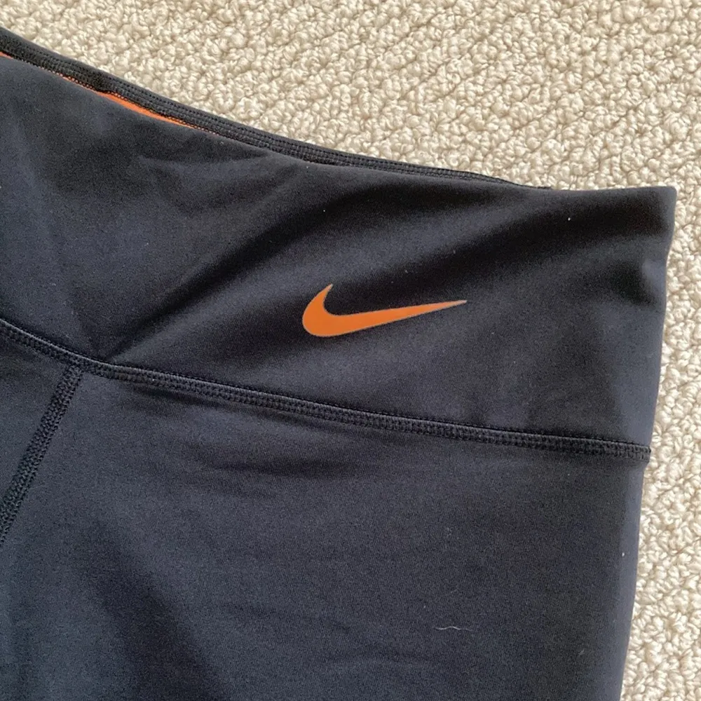 Nike Texas Longhorns Wide Leg Flare Yoga pants Black Size Small Special Edition - Image 3