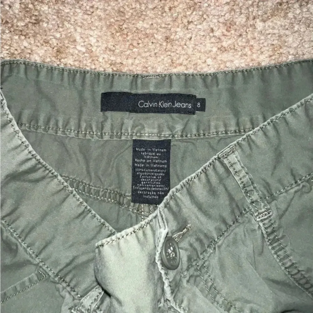 Calvin Klein Jeans Olive Green Cargo Shorts Casual Summer‎ Wear Size 8 - Image 3